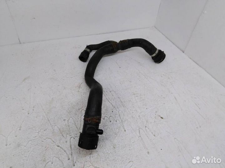 Патрубок системы охлаждения