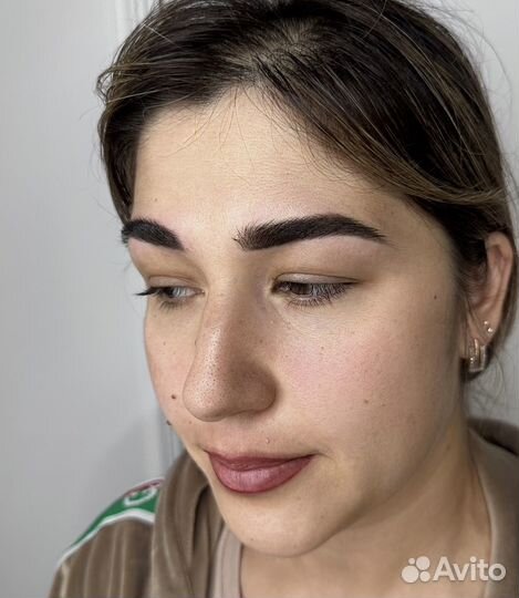 Перманентный макияж бровей, губ