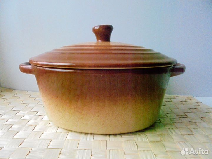 Блюдо 1 л из жаропроч керам с крышкой и ручками