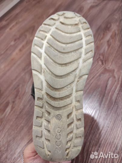 Ботинки для мальчика демисезонные 33 размер. Ecco