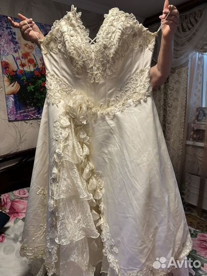 Платье на выпусконой