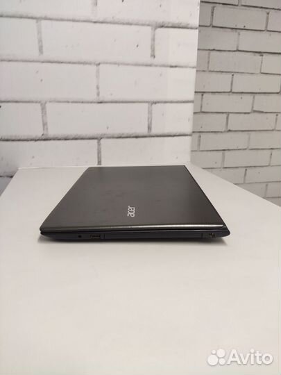 Игровой ноутбук Acer E5-523G, 2gb видеокарта