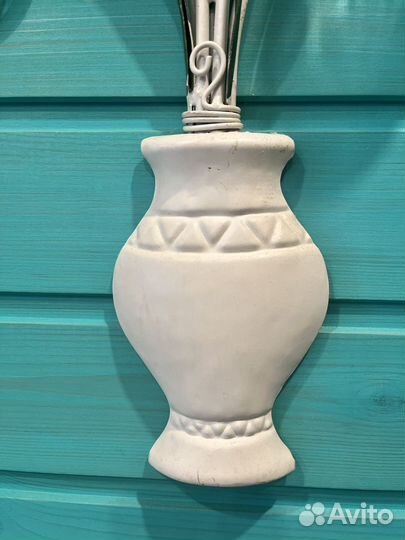 Подсвечник белый кованый