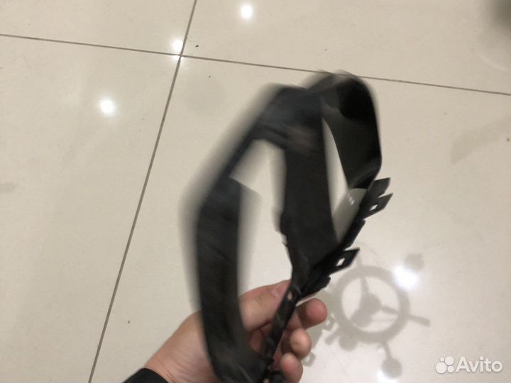 Накладка переднего бампера правый BMW X5 G05