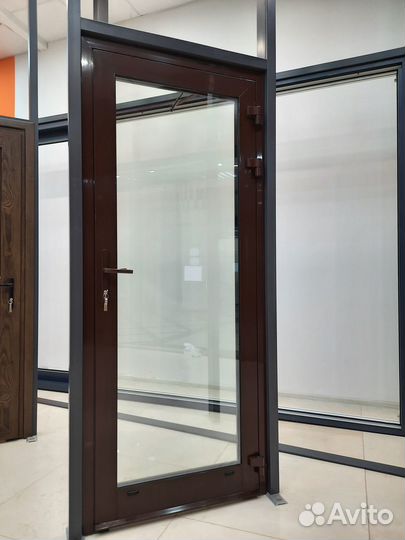 Входные двери из алюминия