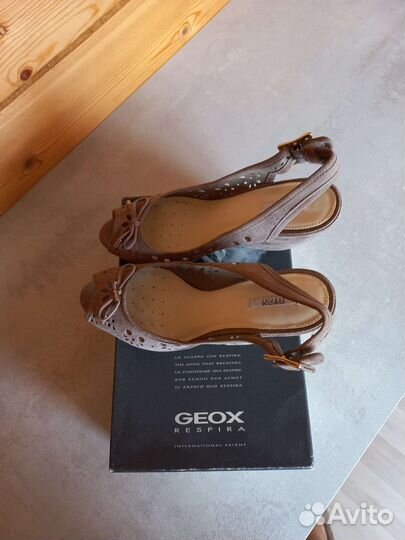 Женская одежда и обувь