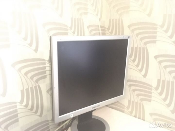 Монитор Samsung