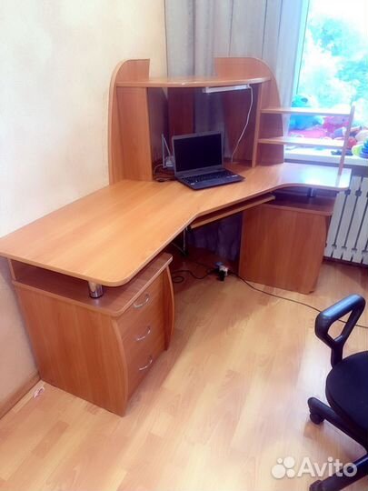 Компьютерный стол