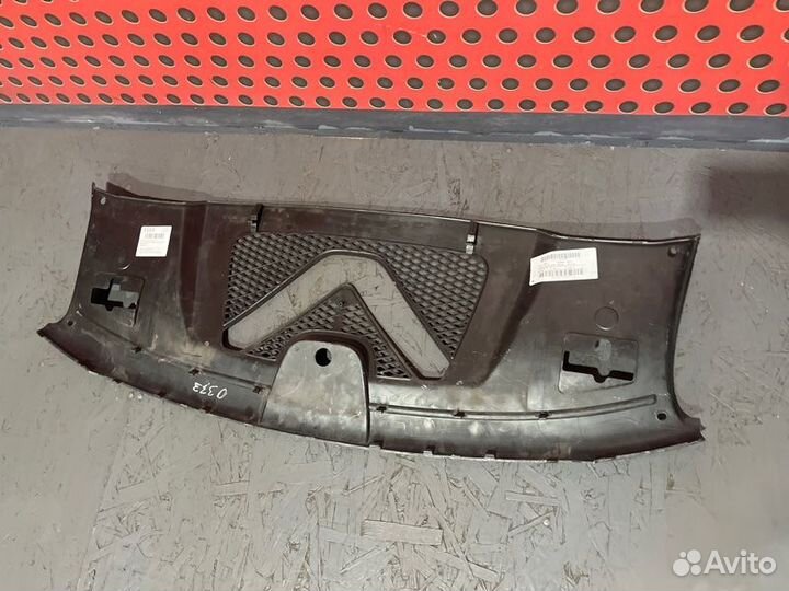 Накладка замка капота Porsche Macan 95B ctma 2017