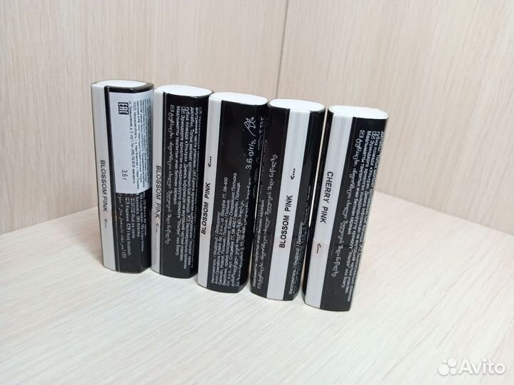 Помада ультра эйвон