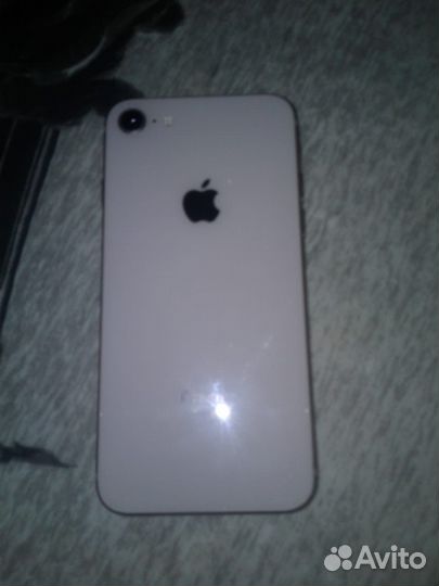 Телефон iPhone8