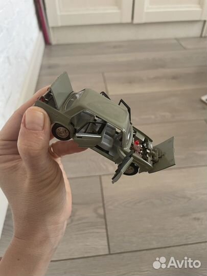 Коллекционная моделька Ваз 2107 1:43