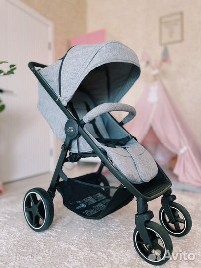 Кляска прогулочная Britax reomer b-angle M