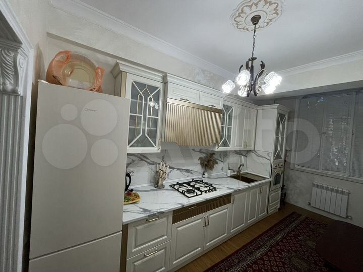 2-к. квартира, 74 м², 1/5 эт.