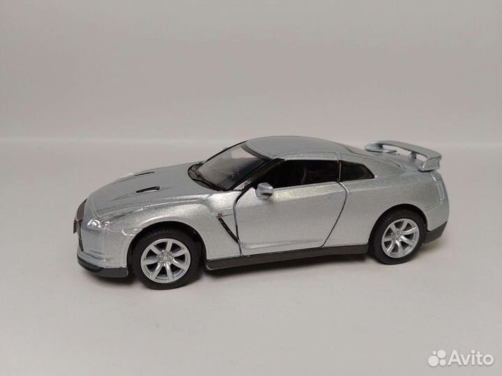 Nissan GT-R 1:36