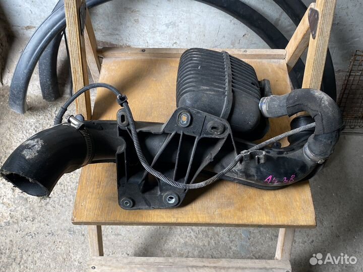 Резонатор воздушного фильтра Audi A4 B8