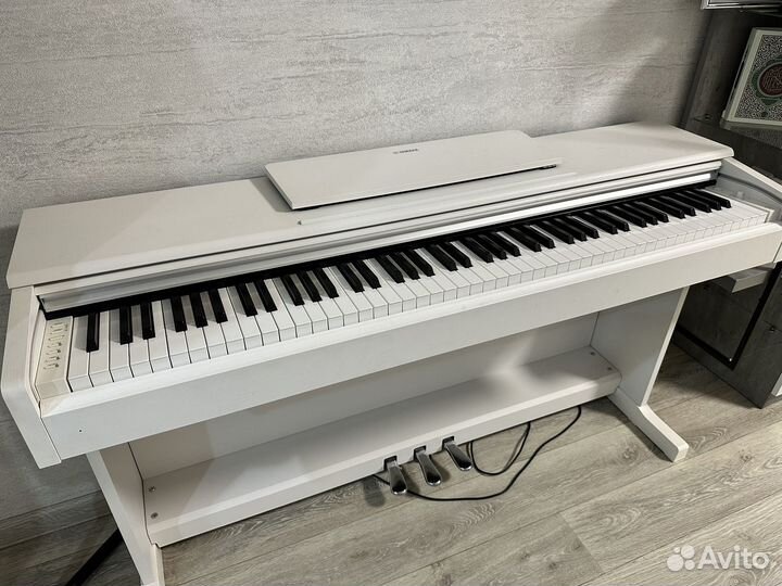 Цифровое пианино yamaha
