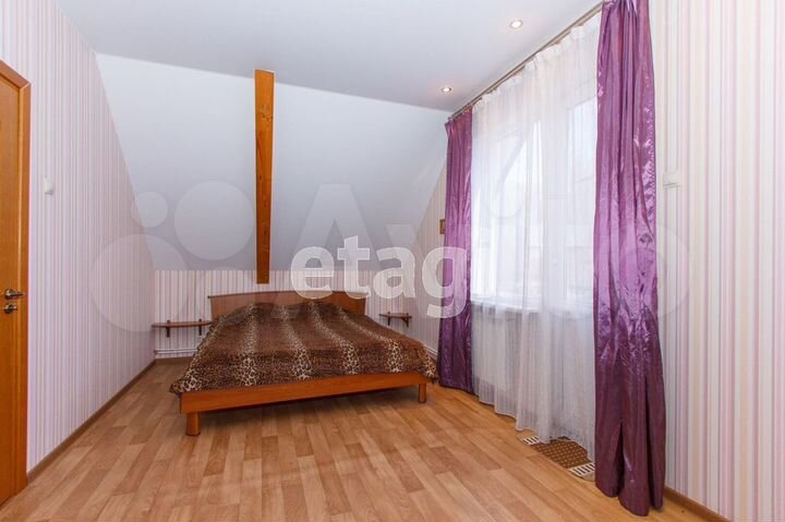 Дом 202 м² на участке 7,6 сот.