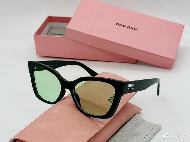 Солнцезащитные очки Miu Miu новинка