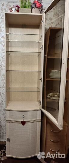 Шкаф сервант для посуды