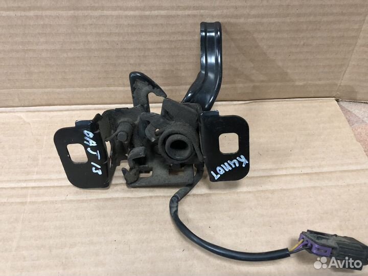 Замок капота Opel Astra j