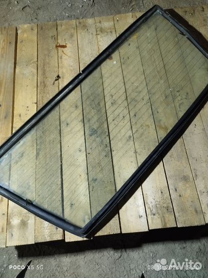 Заднее стекло ваз 2115