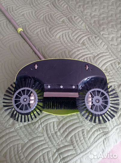 Механическая щетка для пола