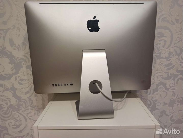 Apple iMac 21.5 2010