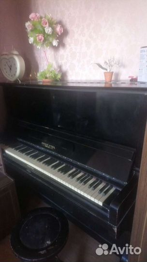 Пианино Красный Октябрь Ленинград с крутящимся сту