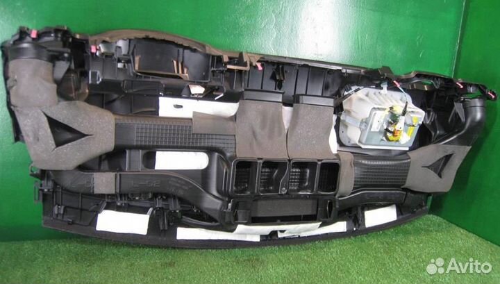 Торпедо Toyota Auris E18 2015