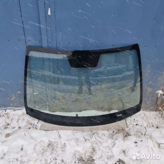 Лобовое стекло