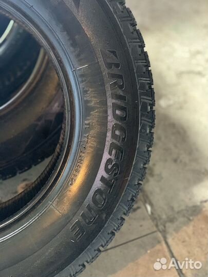 Bridgestone Blizzak Spike-01 205/70 R15