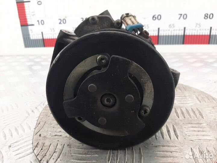 Компрессор кондиционера для Opel Astra J 13250609