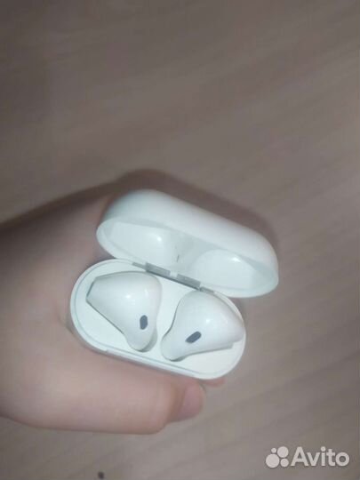 Наушники airpods на востановление не работаю