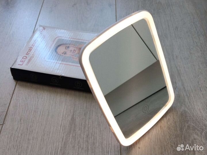 Макияжное зеркало