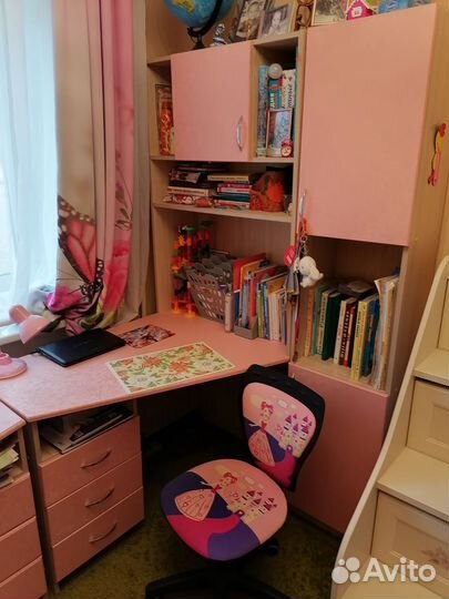 Угловой письменный стол