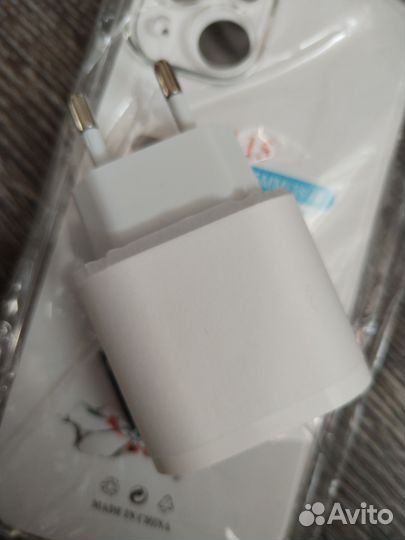 Блок зарядки iPhone