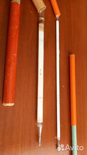 Фотовспышка и измерительные приборы