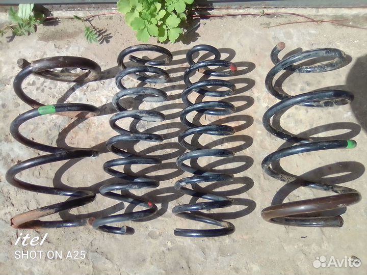 Пружины Renault Sandera 2011
