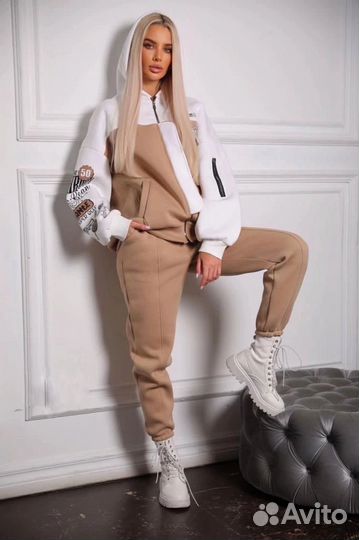 Спортивный костюм женский