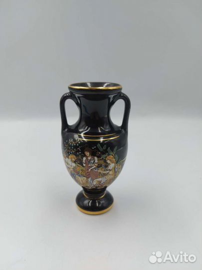 Ваза амфора с греческим сюжетом