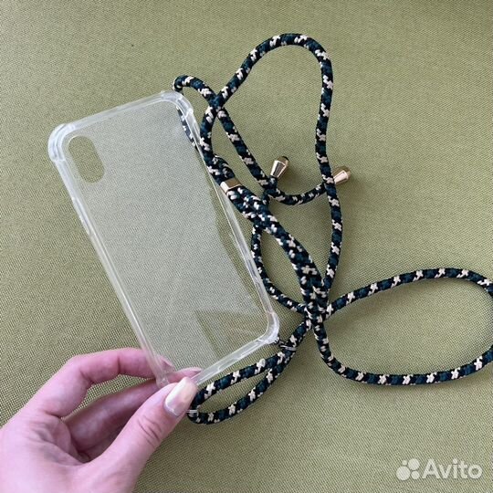 Чехол на iPhone прозрачный на шнурке
