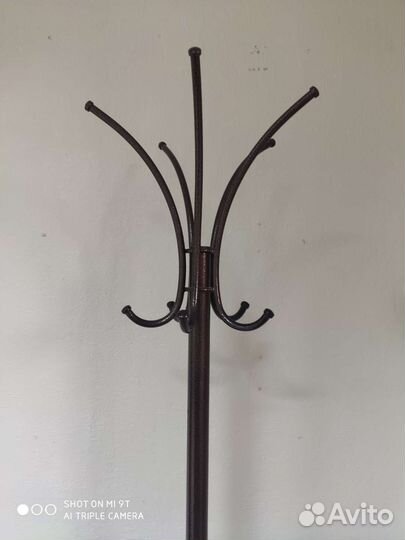 Вешалка для одежды напольная металлическая