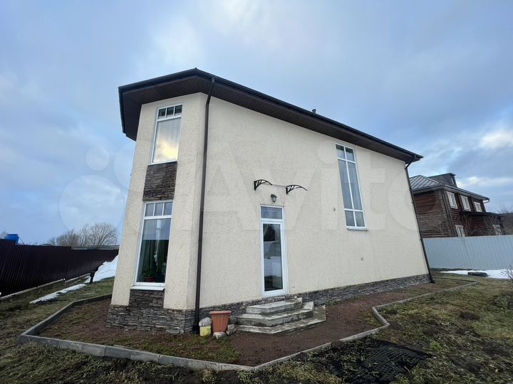 Дом 196 м² на участке 13 сот.