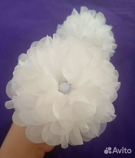 Пышные белые банты ручной работы