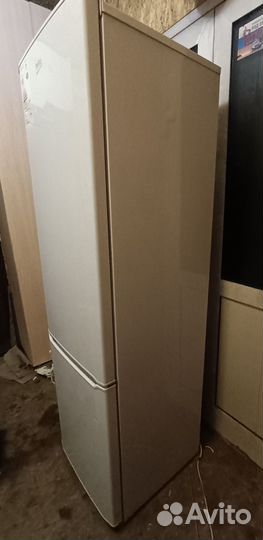 Холодильник веко