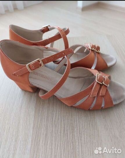Туфли бальные для девочки р.34 (21,5)