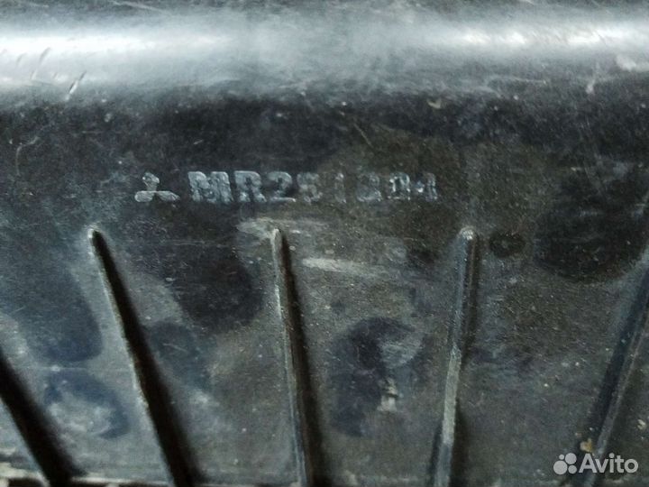 Корпус воздушного фильт Mitsubishi chariot grandis