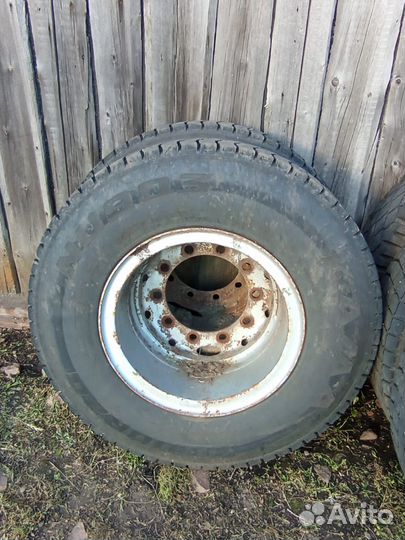 Колёса с дисками на 10.00 на Камаз