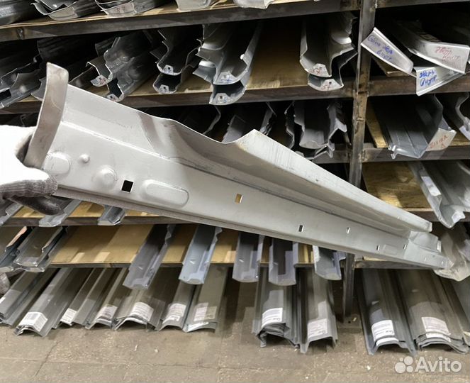 Порог правый Honda HR-V 1998-2006 3дв (Polcar)